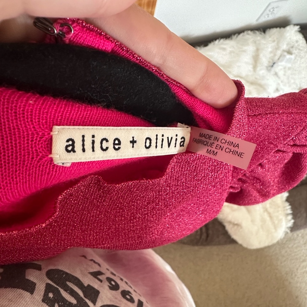 Alice + Olivia‎ Issa Turtleneck Puff-Sleeve Dress in hot pink metallic - Picture 9 of 10